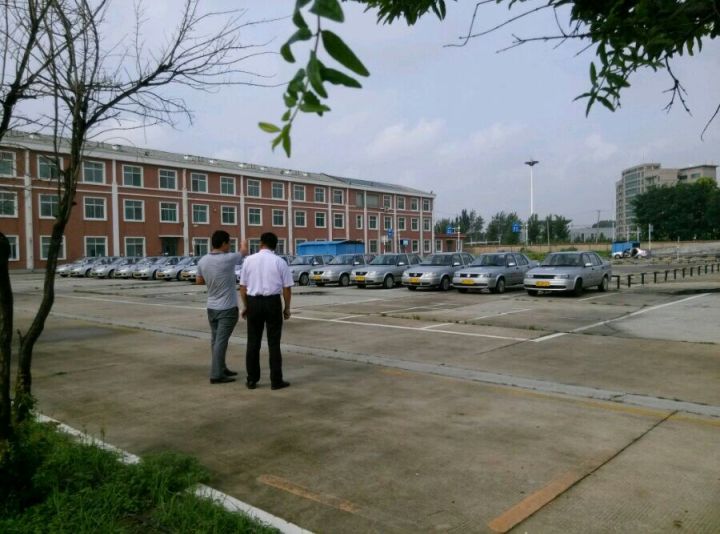 我在济宁通达驾校,有一块儿的吗?