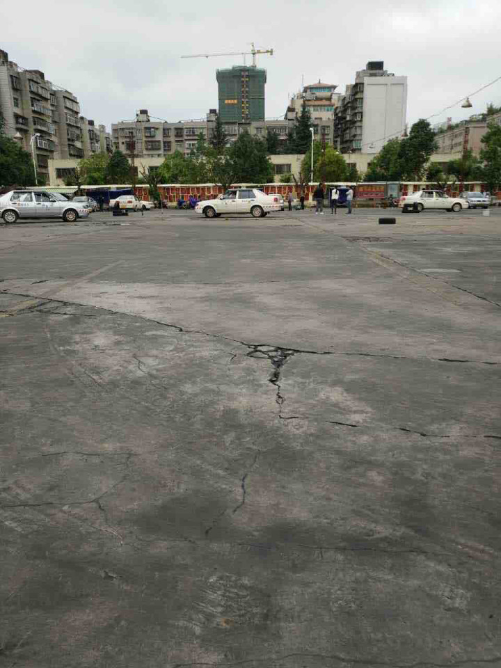 雄霸驾校 管理人员 态度恶劣 素质差