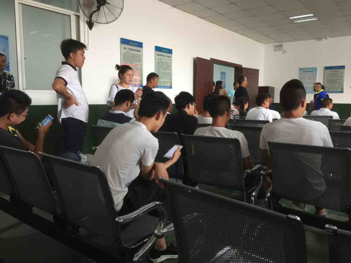 今天上午科目二考试,一把过考了90分,80分及格