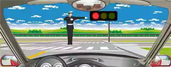交通警察发出的是右转弯手势信号。