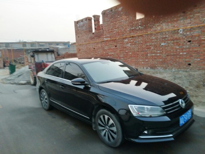 的中心买车目标就是买个家庭轿车,省油安全系