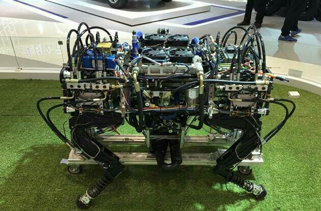 屌炸天的中国军用机器人,中国黑科技让外国人